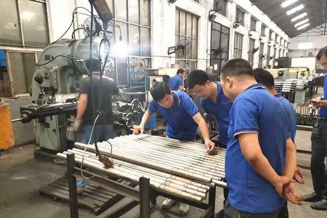 立博体育·立博官方网站-立博体育（中国）每周对各个工序进行质量监督检验的现场。